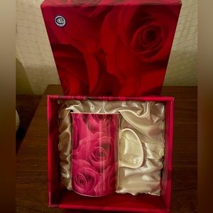NIB…ROSES ARE RED…COFFEE/TEA CUP.. CERAMIC..BY CIB.. SZ. 4.5”